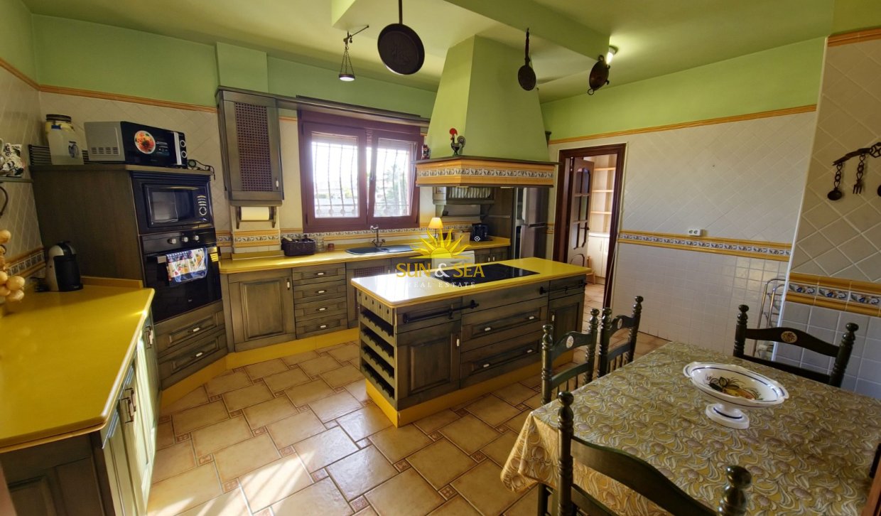 Resale - Villa - San Miguel de Salinas