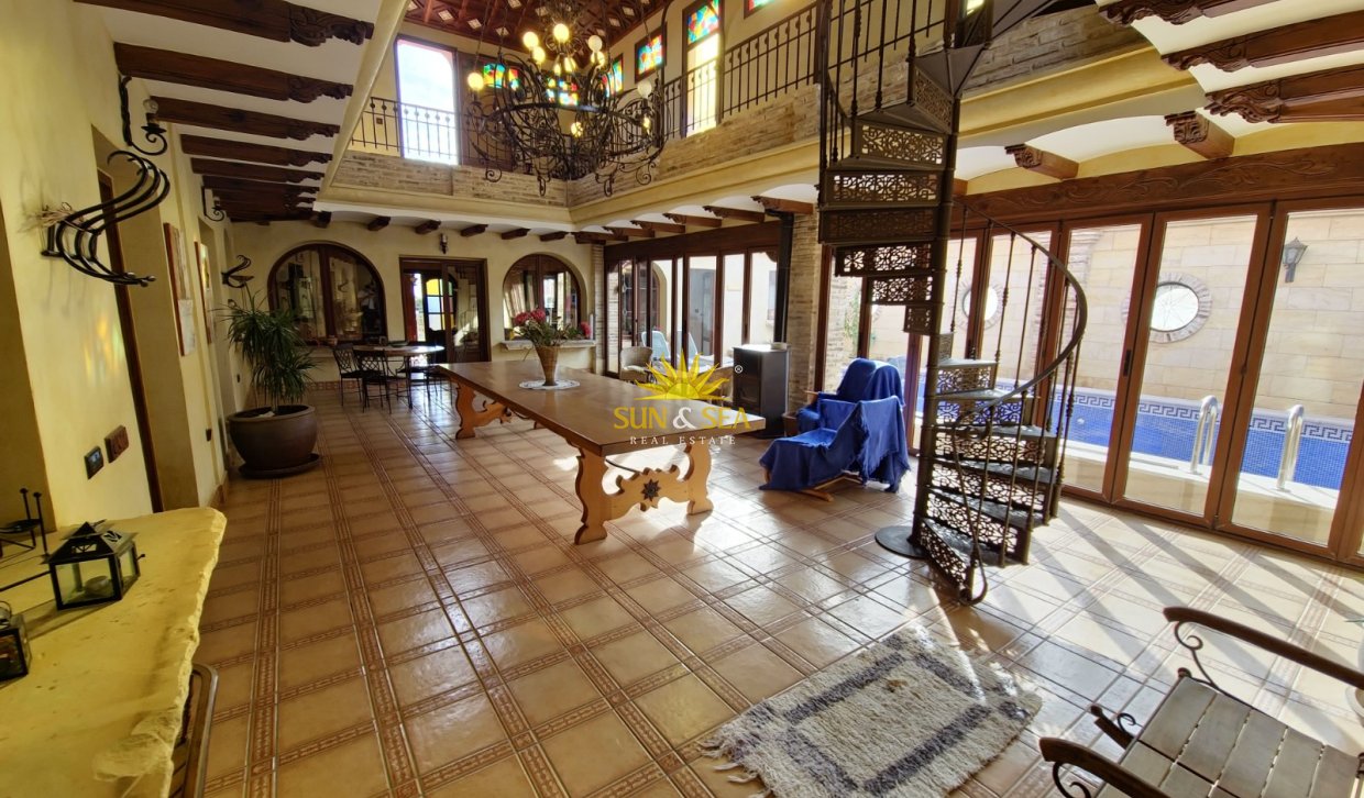 Resale - Villa - San Miguel de Salinas