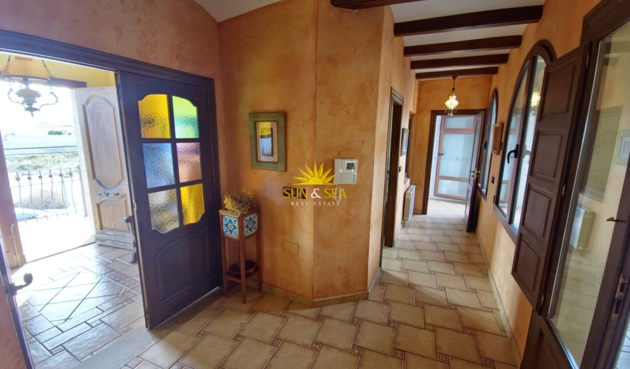 Resale - Villa - San Miguel de Salinas