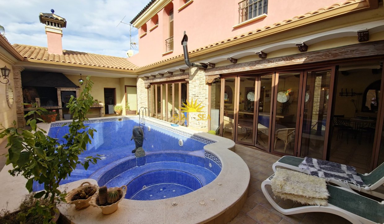 Resale - Villa - San Miguel de Salinas