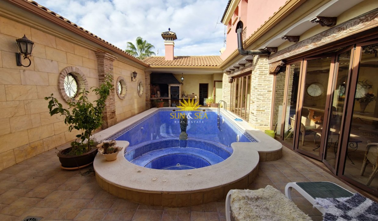 Resale - Villa - San Miguel de Salinas
