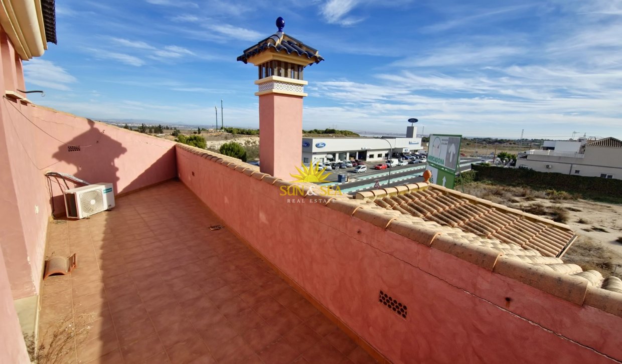 Resale - Villa - San Miguel de Salinas