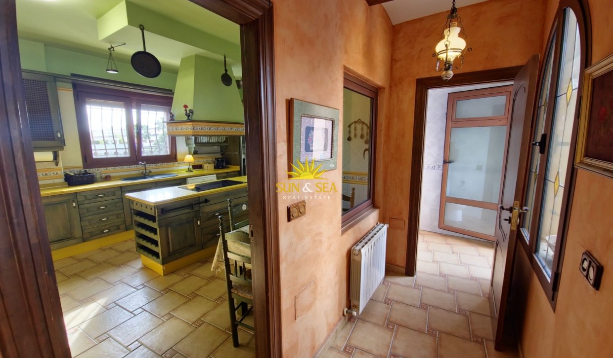 Resale - Villa - San Miguel de Salinas