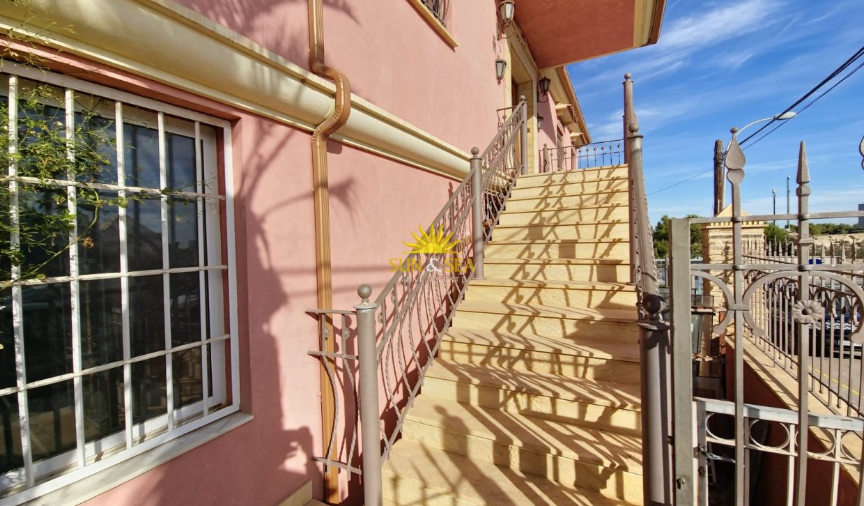 Resale - Villa - San Miguel de Salinas