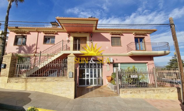 Resale - Villa - San Miguel de Salinas