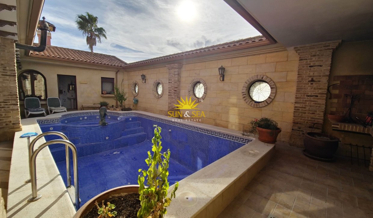 Resale - Villa - San Miguel de Salinas