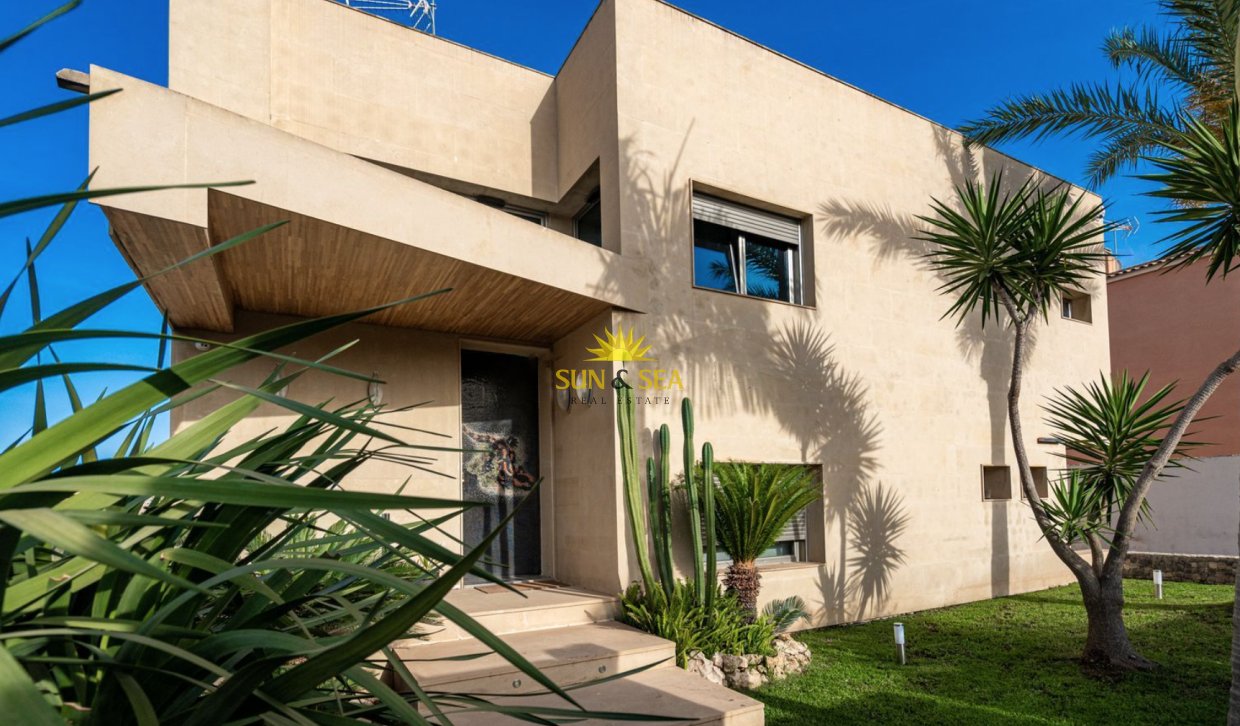 Long Term Rental - Villa - Torrevieja - Los Balcones - Los Altos del Edén