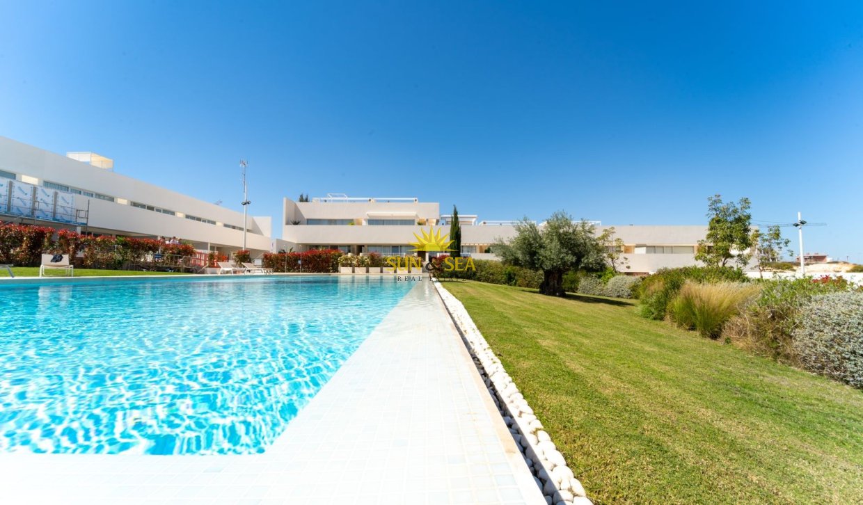 Long Term Rental - Ground Floor - Torrevieja - Los Balcones - Los Altos del Edén