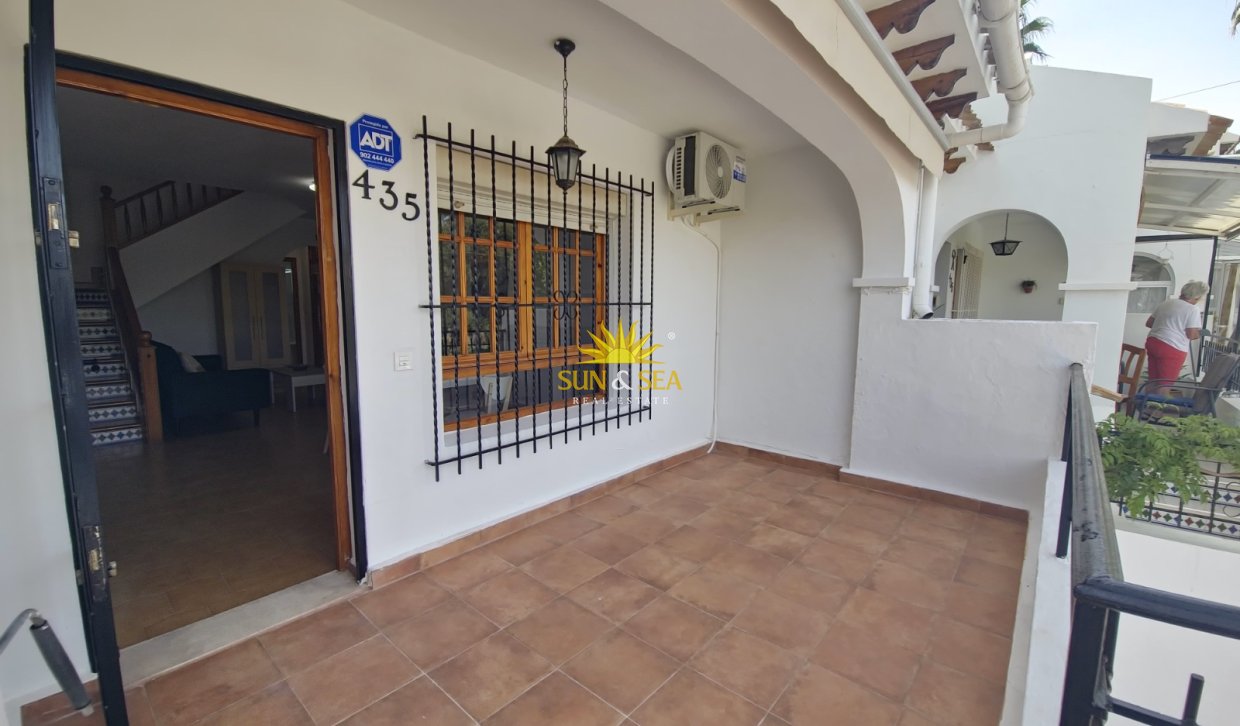 Location à long terme - Townhouse - Orihuela Costa - Villamartín