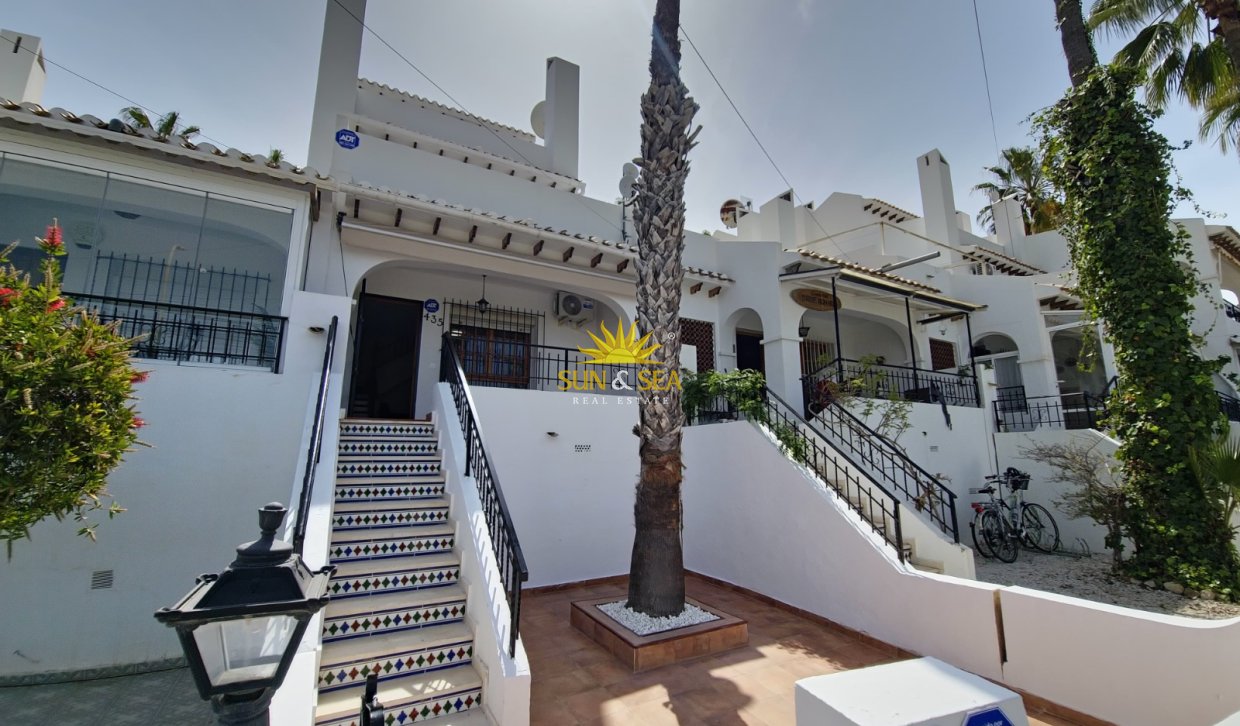 Location à long terme - Townhouse - Orihuela Costa - Villamartín