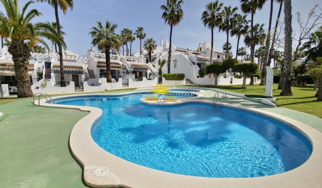 Location à long terme - Townhouse - Orihuela Costa - Villamartín